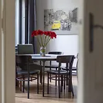 아파트 Cozy & Nostalgic Style In The Center *