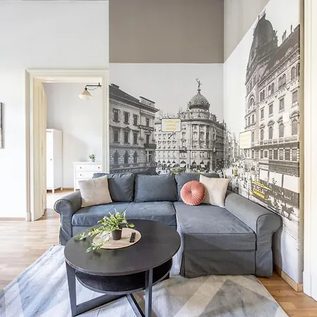 Cozy & Nostalgic Style In The Center