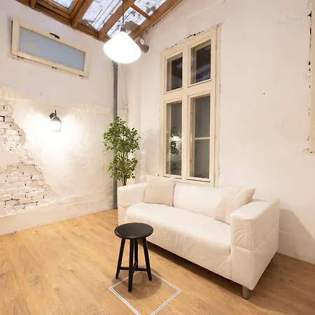 Cozy & Nostalgic Style In The Center Lejlighed *
