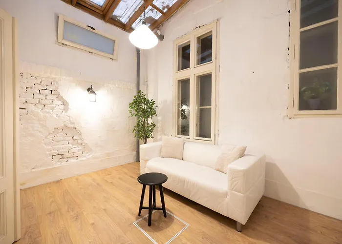 Cozy & Nostalgic Style In The Center Lejlighed *