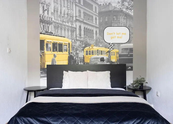 Cozy & Nostalgic Style In The Center דירה