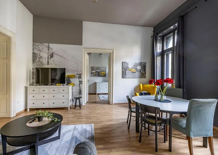 Cozy & Nostalgic Style In The Center דירה בודפשט